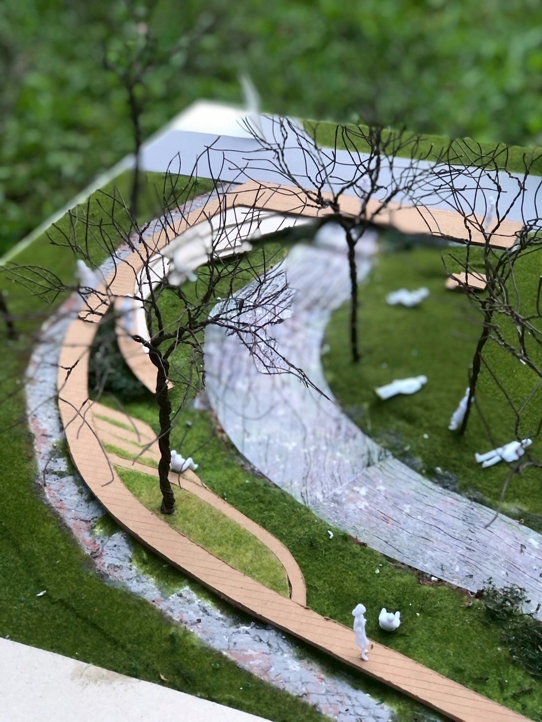 圖 14 大樹教室參與式工作坊-水圳再生，學生提出的水環境設計方案(照片提供:吳振廷)